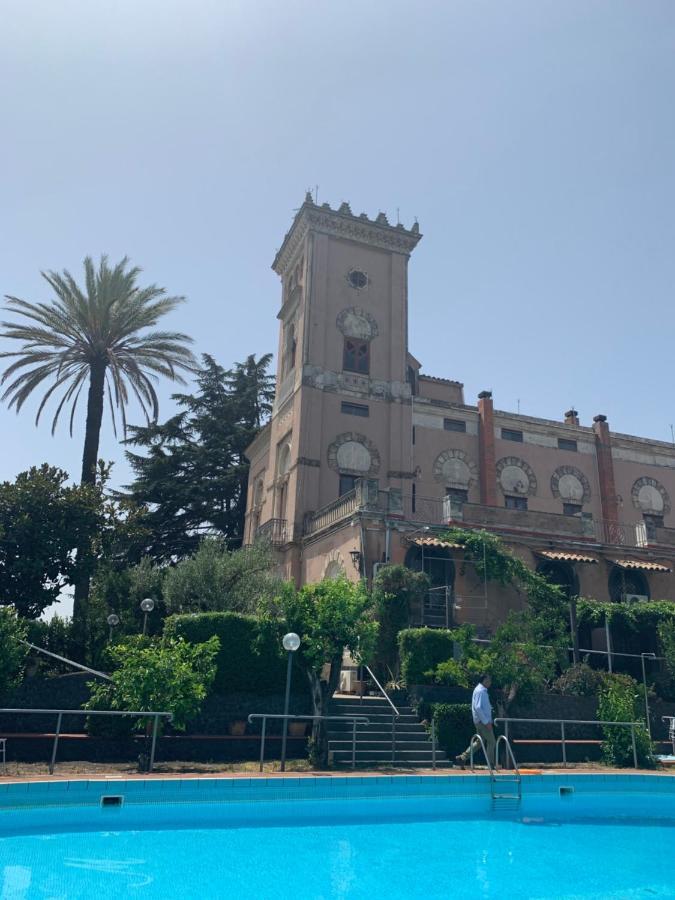 Villa Con Piscina Маскалуча Экстерьер фото