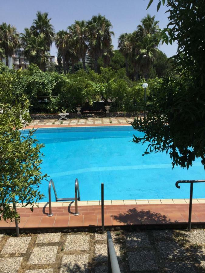 Villa Con Piscina Маскалуча Экстерьер фото